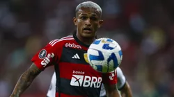 Wesley corre risco de perder vaga na LD para jovem da base do Mengão