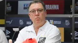 O presidente Marcelo Teixeira fala aos jornalistas em coletiva de imprensa realizada na Vila Belmiro. Foto: Reinaldo Campos/AGIF