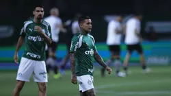 Dudu aquecendo contra o Vasco. Foto: Ettore Chiereguini/AGIF