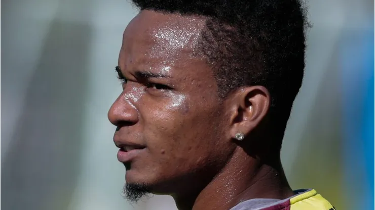 Thiago Mendes em ação nos tempos de SPFC. Foto: Marcello Zambrana/AGIF