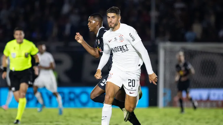 Centroavante ainda não convenceu pelo clube paulista
