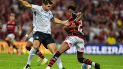 Foto: Thiago Ribeiro/AGIF - Flamengo reclamou de pênalti em Bruno Henrique