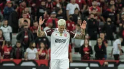 Na Ligga Arena, Pedro comemora gol contra o Athletico-PR. Foto: Robson Mafra/AGIF