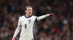 Duelo marca a primeira participação da Sérvia na Eurocopa.