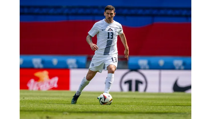 Eslovênia e Dinamarca duelam pelo Grupo C da Eurocopa.