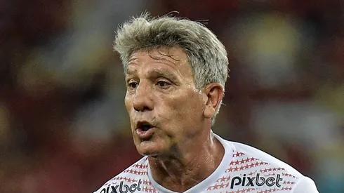 RJ - RIO DE JANEIRO - 27/12/2023 - AMISTOSO, TIME DAS ESTRELAS - Renato Gaucho jogador do time Branco durante partida contra o time Vermelho no estadio Maracana pelo Jogo das Estrelas 2023. `