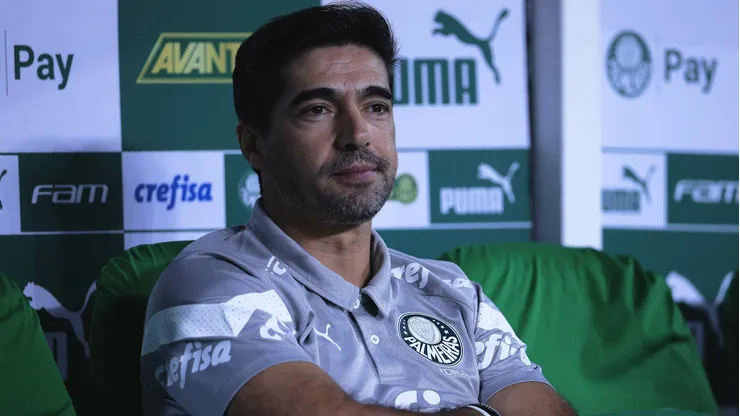 Abel Ferreira presentei Álvaro e deseje boa sorte no Vasco