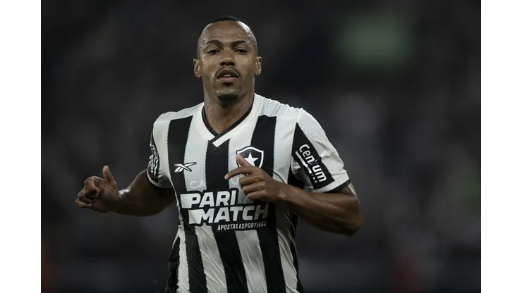 Marlon Freitas tem ganhado elogios da torcida alvinegra.