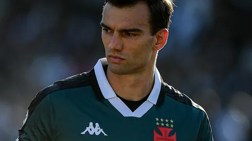 Léo Jardim em ação pelo Gigante. Sua saída preocupa Pacheco