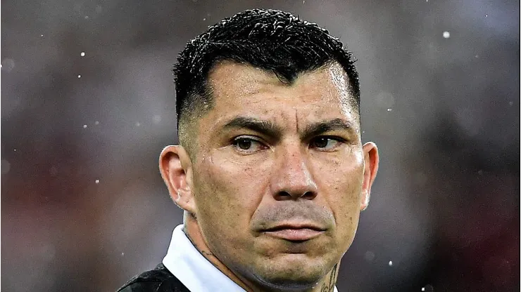 RJ - RIO DE JANEIRO - 04/02/2024 - CARIOCA 2024, VASCO X FLAMENGO - Medel jogador do Vasco durante partida contra o Flamengo no estadio Maracana pelo campeonato Carioca 2024.