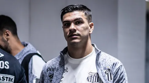 Rodrigo Fernández, meio-campista do Santos, emprestado ao Newell's Old Boys