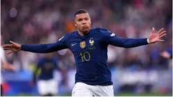 Foto: Aurelien Meunier/Getty Images - Kylian Mbappé comemorando gol