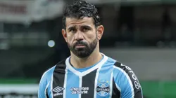 Diego Costa, atacante do Grêmio, durante partida contra o Estudiantes no estadio Couto Pereira pela Copa Libertadores - Foto: Robson Mafra/AGIF