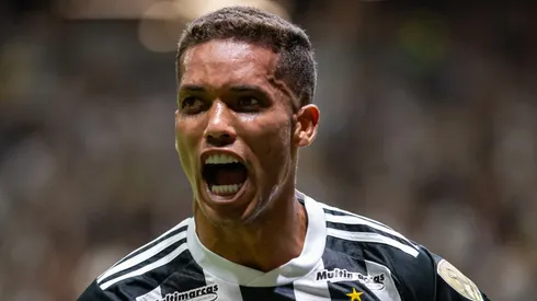 Pedrinho conversa com Carille para reforçar o Peixe, mas Clube tem 'planos B'