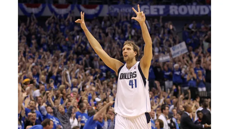 Nowitzki em ação na temporada 2011 pelos Mavericks (Foto: Ronald Martinez/Getty Images)