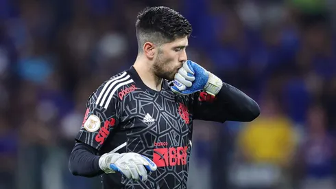 Rossi, comemora gol de Ayrton Lucas, jogador do Flamengo, durante partida contra o Cruzeiro no estádio Mineirão pelo Brasileirão Série A - Foto: Gilson Lobo/AGIF