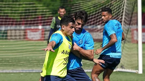 Rodrigo Caio em ação no treino. Foto: Guilherme Testa / Grêmio FBPA