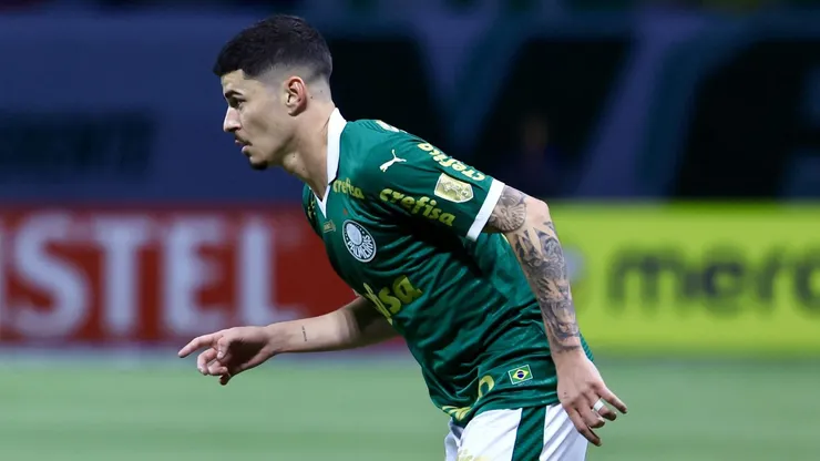 Rômulo, jogador do Palmeiras, durante partida contra o San Lorenzo no estádio Arena Allianz Parque pela Copa Libertadores - Foto: Marcello Zambrana/AGIF