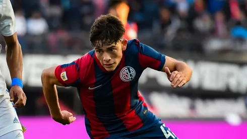 Agustín Giay, nova contratação do Palmeiras, atuando pelo San Lorenzo. Foto: Marcelo Endelli/Getty Images
