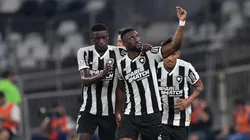 Bastos marcou o único gol do Botafogo no estádio Nilton Santos (Foto: Thiago Ribeiro/AGIF)