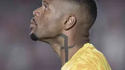 Carlos Miguel foi titular no Corinthians mesmo com negócio avançado