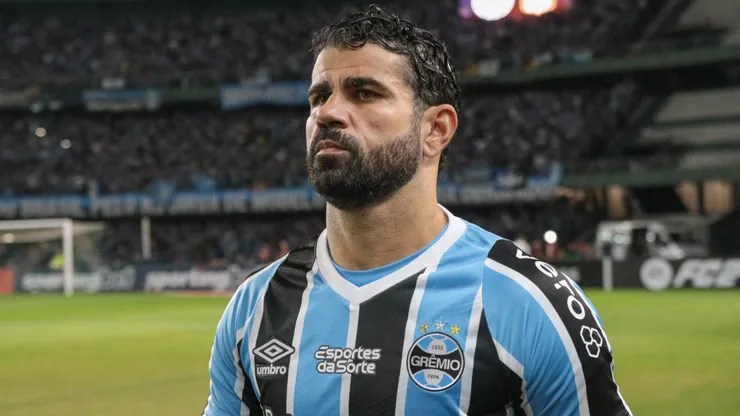 Diego Costa no jogo contra o Estudiantes, pela Libertadores, no Couto Pereira. Foto: Robson Mafra/AGIF