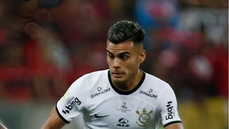 Fausto Vera durante a partida contra o Flamengo. Volante é cobiçado no mercado da bola. Foto: Wagner Meier/Getty Images.