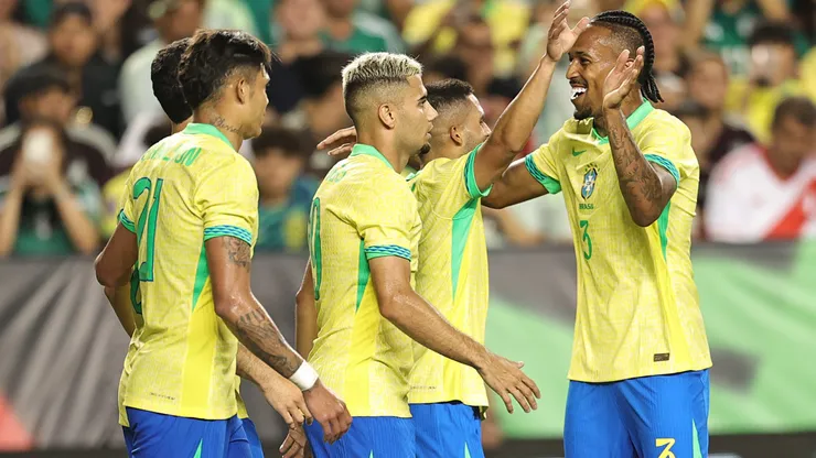 Jogadores do Brasil comemoram gol em amistoso contra o México. Foto: Omar Vega/Getty Images.