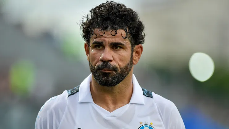 Diego Costa deve desfalcar o Grêmio por cerca de dois meses. Thiago Ribeiro/AGIF.