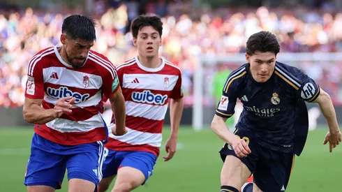 Bruno Méndez disputando a bola com jogador do Real Madrid