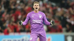 Bento defendendo o Athletico-PR. Foto: Heuler Andrey/Getty Images