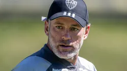 Gabriel Milito não pode contar com oito jogadores no Brasileirão