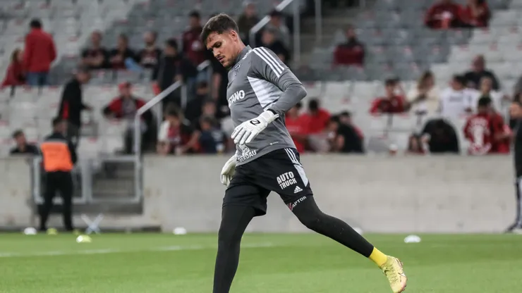 Goleiro está na mira do Corinthians
