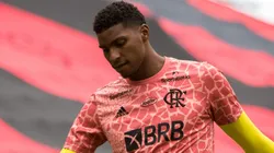 Corinthians cogita contratar Hugo Souza.