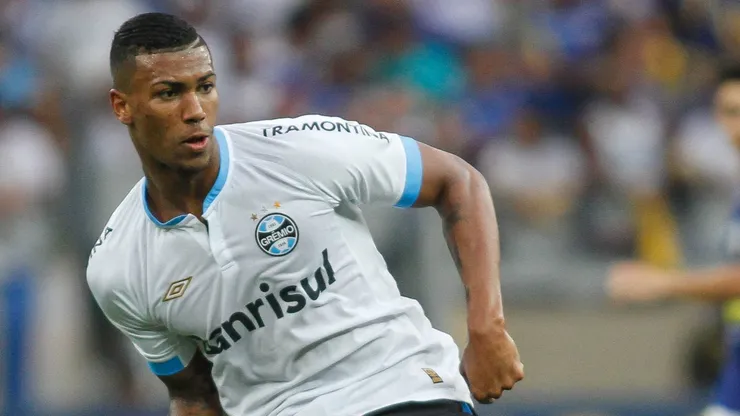 Ex-Grêmio, Walace negocia com o Flamengo - Foto: Thomas Santos/AGIF.