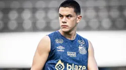 Foto: Raul Baretta/Divulgação Santos FC - JP Chermont no treino do Galo
