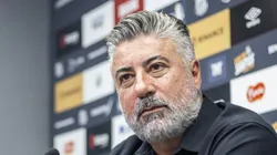 Coletiva de Alexandre Gallo. Dirigente se manifesta sobre escolhas do Peixe no mercado. Foto: Raul Baretta/ Santos FC.