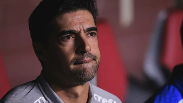 Abel Ferreira durante partida entre São Paulo e Palmeiras, no Estádio Morumbis, pelo Campeonato Brasileiro, no dia 29/04/2024.