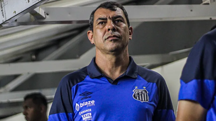Fabio Carille tecnico do Santos durante partida contra o Corinthians no estadio Vila Belmiro pelo campeonato Paulista 2024. Foto: Reinaldo Campos/AGIF