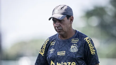 Fábio Carille toma atitude nos bastidores do Santos buscando evolução dentro de campo