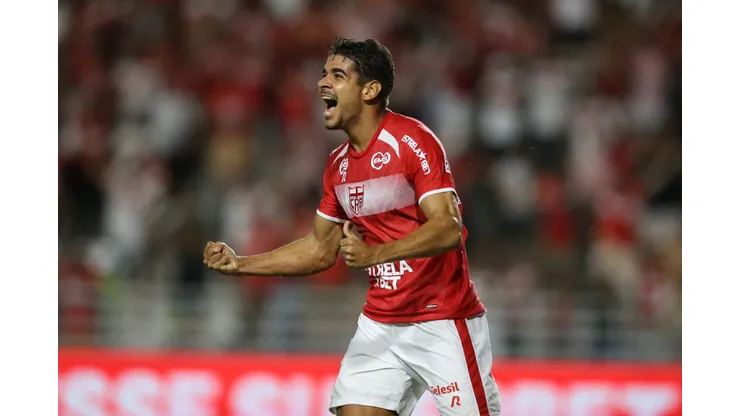 João Neto, jogador do Fluminense emprestado ao CRB. Foto: Marlon Costa/AGIF