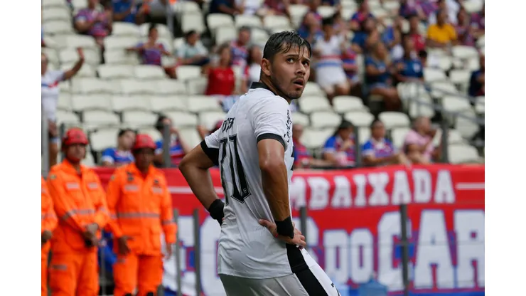 Óscar Romero pode voltar ao time do Botafogo.