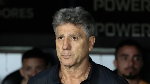 Renato Portaluppi durante partida contra os argentinos. Foto: Robson Mafra/AGIF