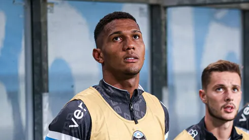 Adriel nos tempos em que esteve na reserva do Imortal. Foto: Maxi Franzoi/AGIF