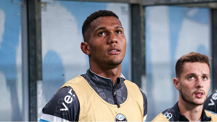 Adriel nos tempos em que esteve na reserva do Imortal. Foto: Maxi Franzoi/AGIF