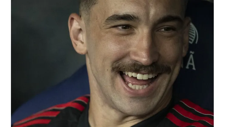 Léo Ortiz pode ser volante no Flamengo