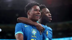 Vinicius Junior e Endrick comemorando gol da vitória contra a Inglaterra (Foto: Catherine Ivil l/Getty Images)