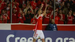 Alario comemorando o gol em partida Internacional x Delfín pela Sul-Americana