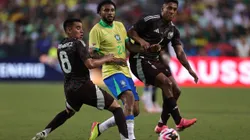 Éderson, da Seleção Brasileira, no jogo contra o México. Foto: Omar Vega/Getty Images)
