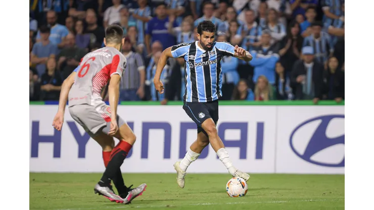 Diego Costa jogador do Gremio durante partida contra o Estudiantes.